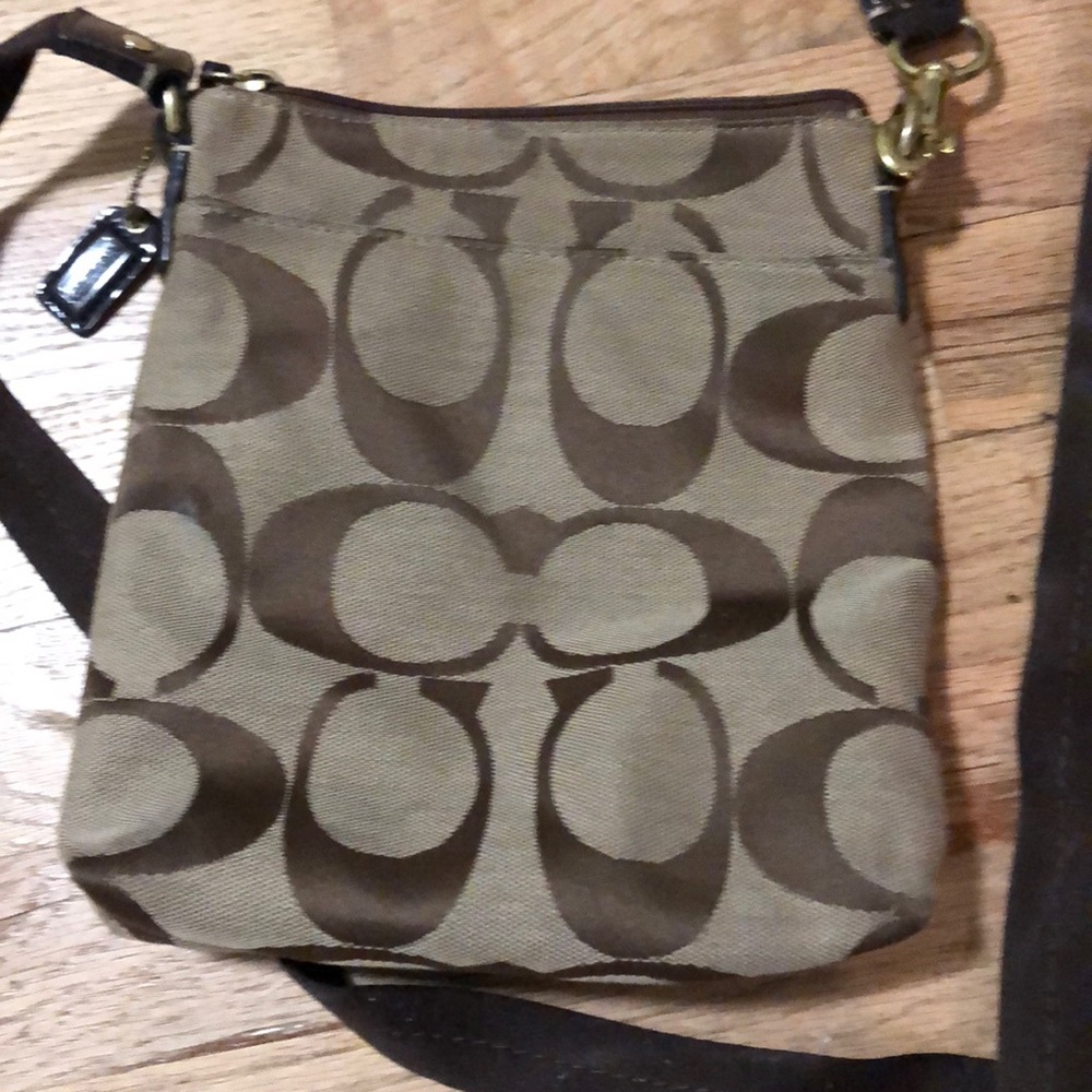 Coach purse - Picture 2 of 2